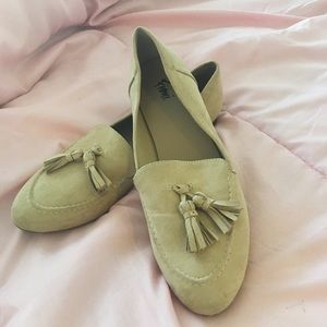 Brand new tan flats